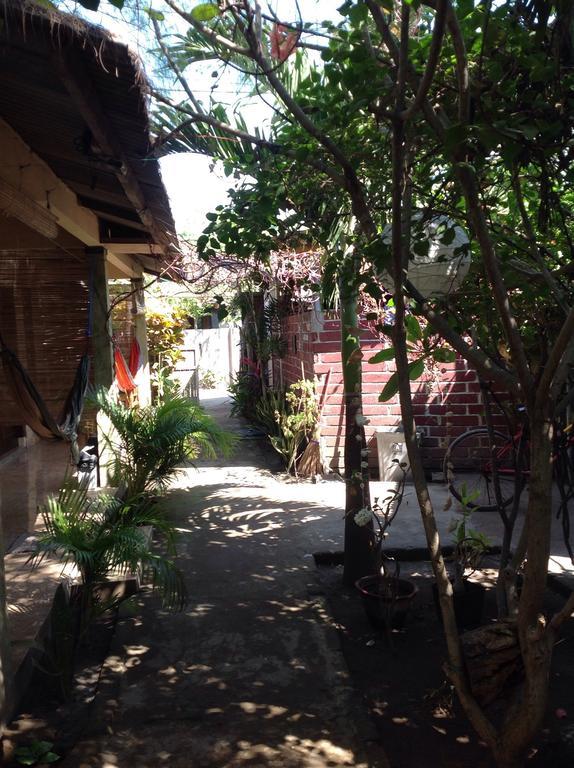 Three Little Birds Homestay Gili Trawangan Exterior photo